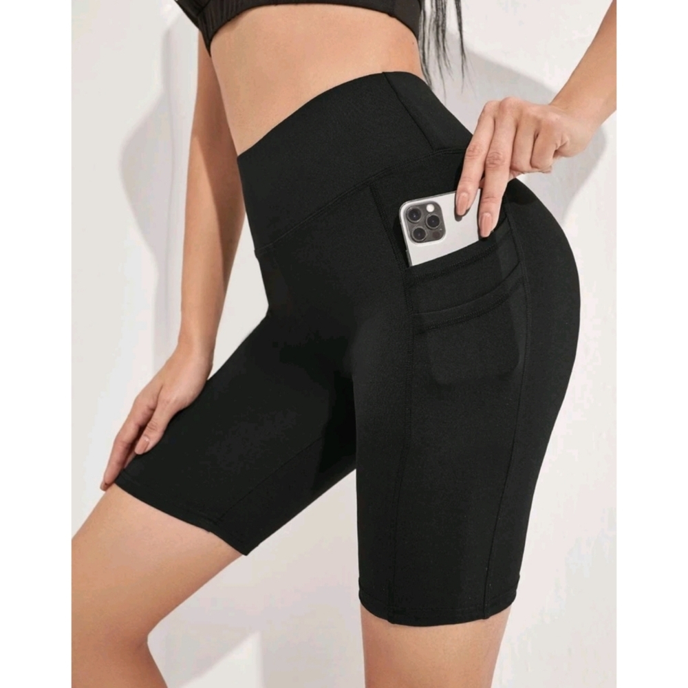 High Waist Pockets on the Side Black Athletic Shorts